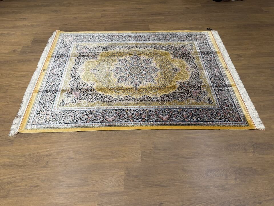 İran İpekli Halı 1.50*2.25