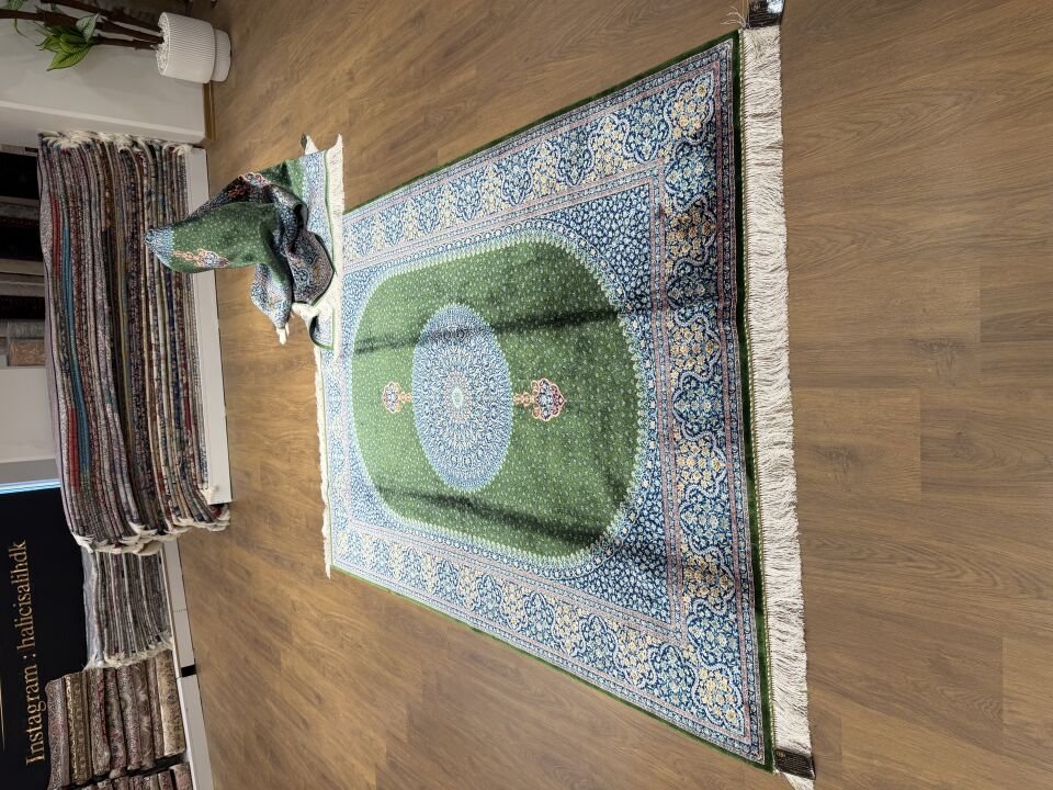 İran Halısı 150*250 (3.37)m2