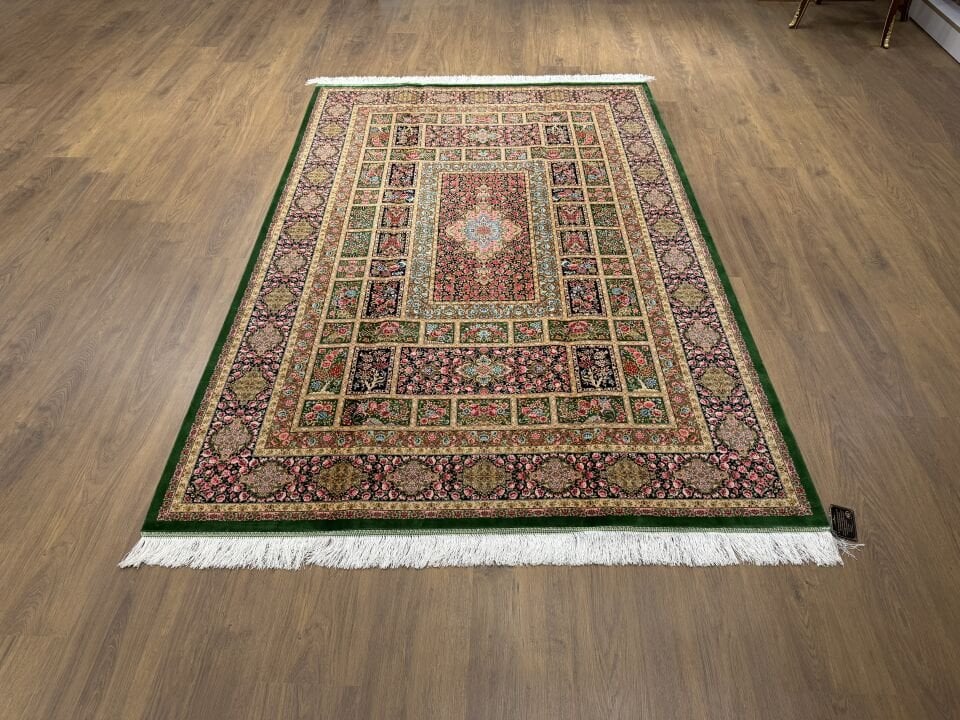 İran İpek Halı 150 x 225 Zümrüt