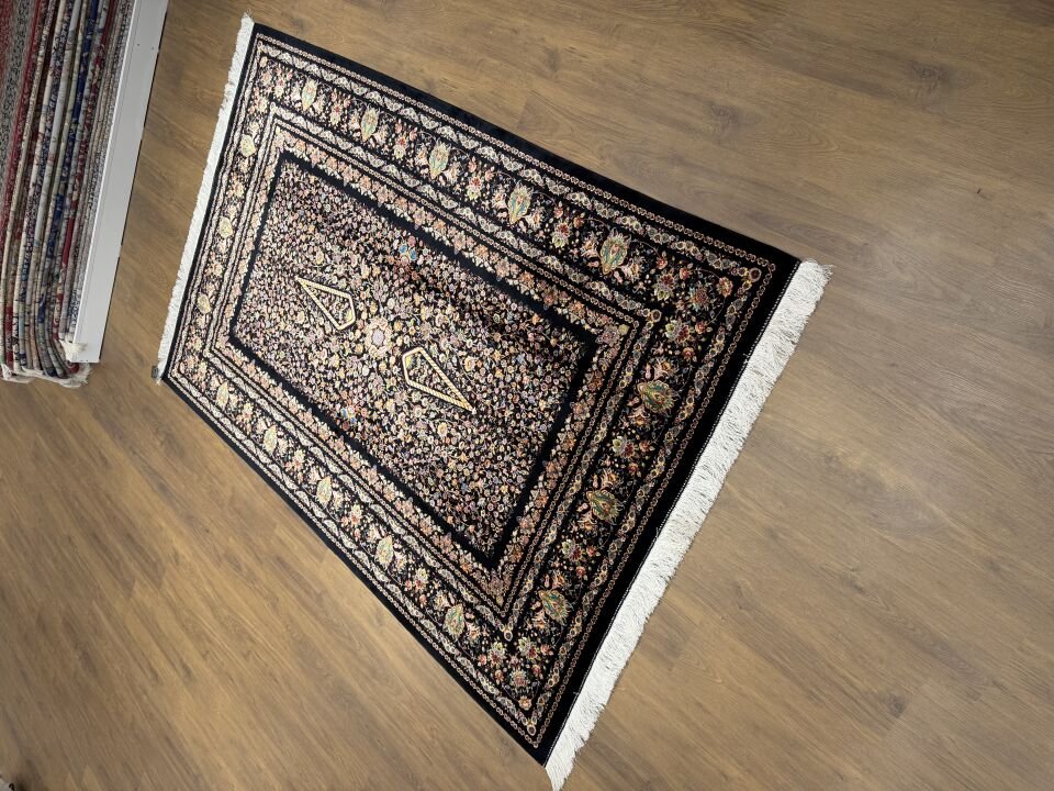 İran İpek Halı 150 x 225  Asaletin Simgesi