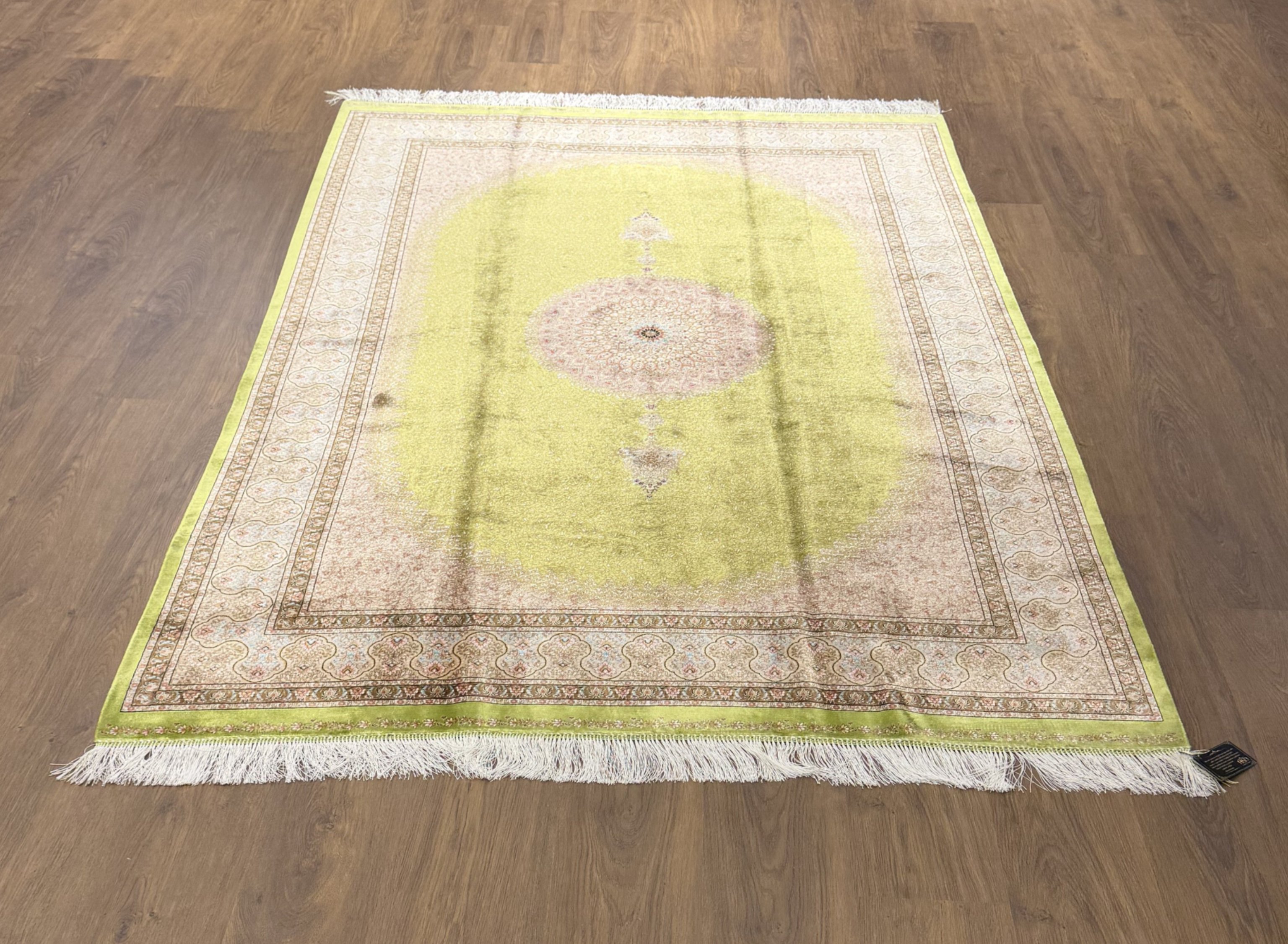 İran İpek Halı 150 x 225 Yeşil Madalyon