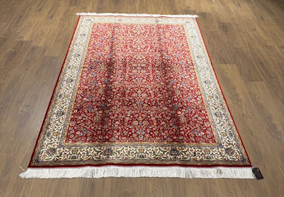 İran İpek Halı 150 x 225 Yedidağ Çiçeği Hereke