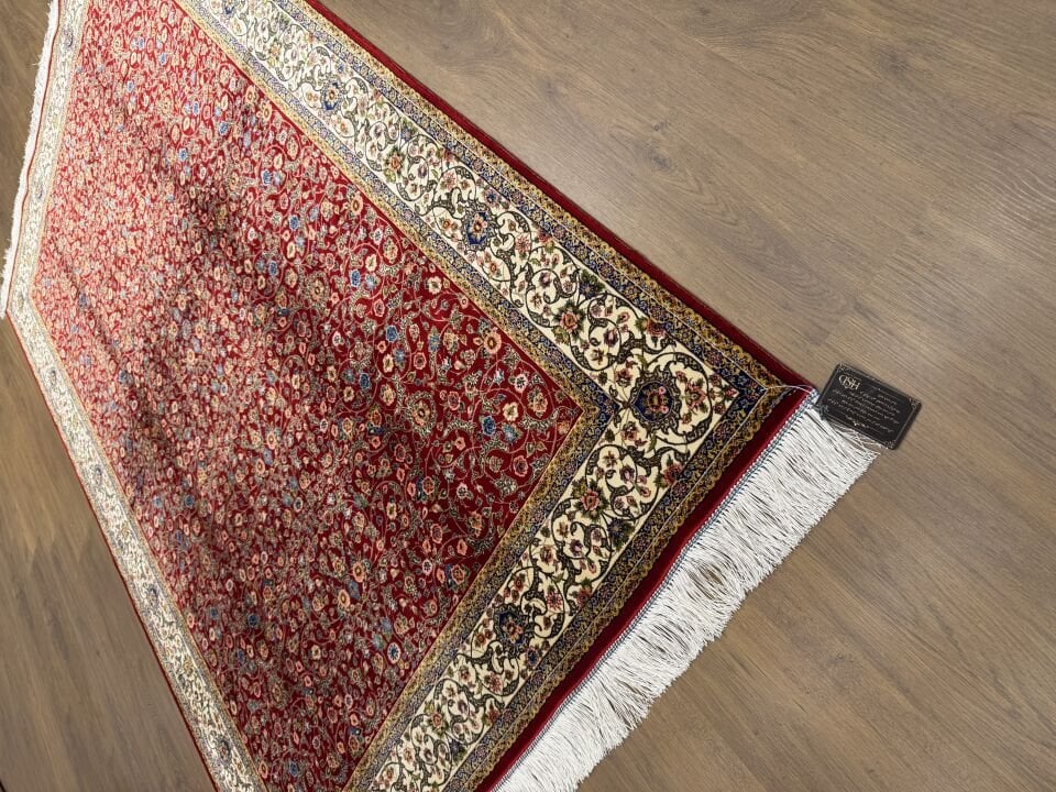 İran İpek Halı 150 x 225 Yedidağ Çiçeği Hereke