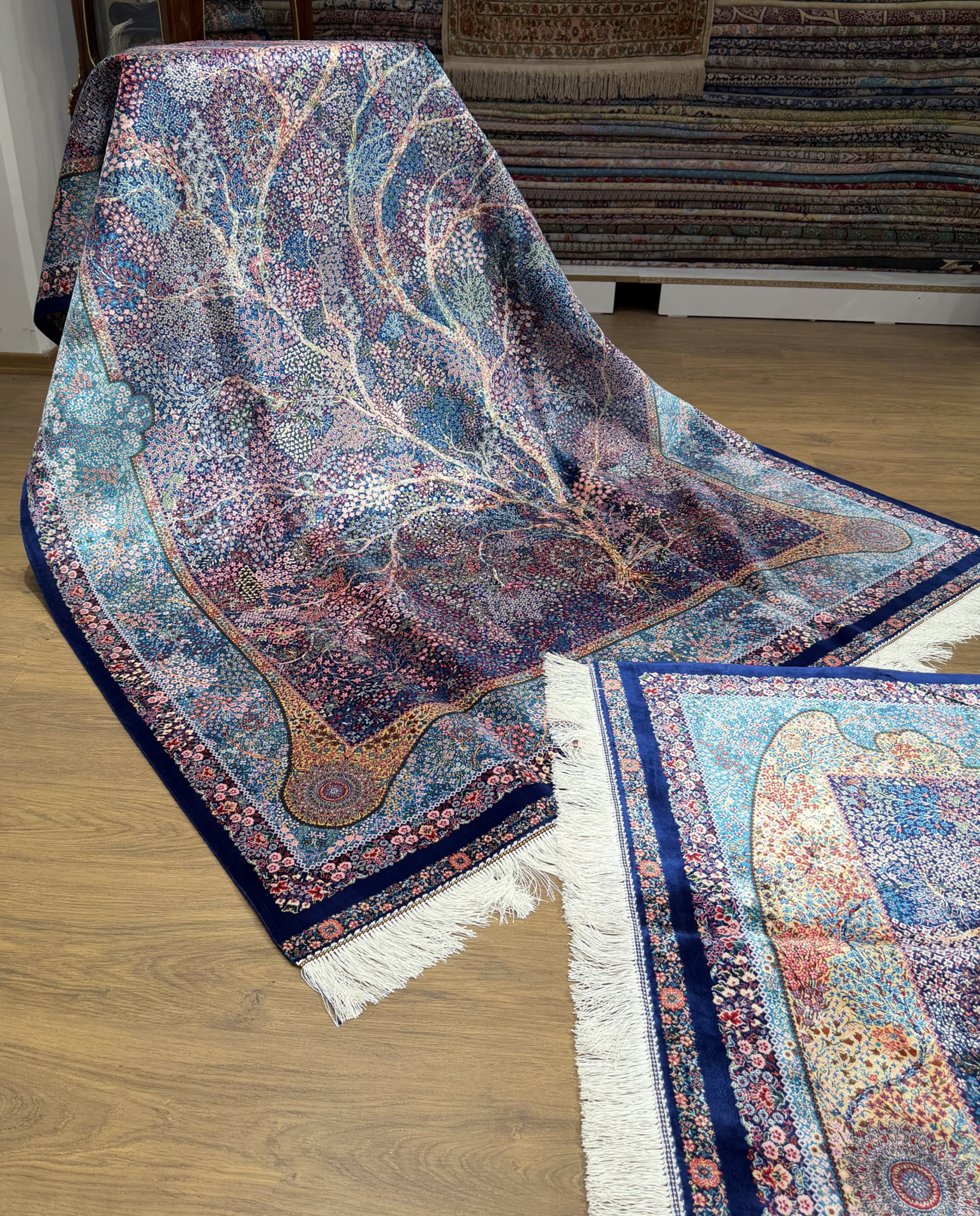 İran İpek Halı 150 x 225 Siyah Hayat Ağacı