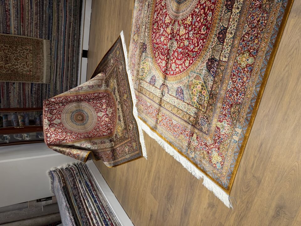 İran İpek Halı 150 x 225 Yalı Deseni Bordo