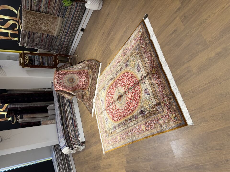 İran İpek Halı 150 x 225 Yalı Deseni Bordo