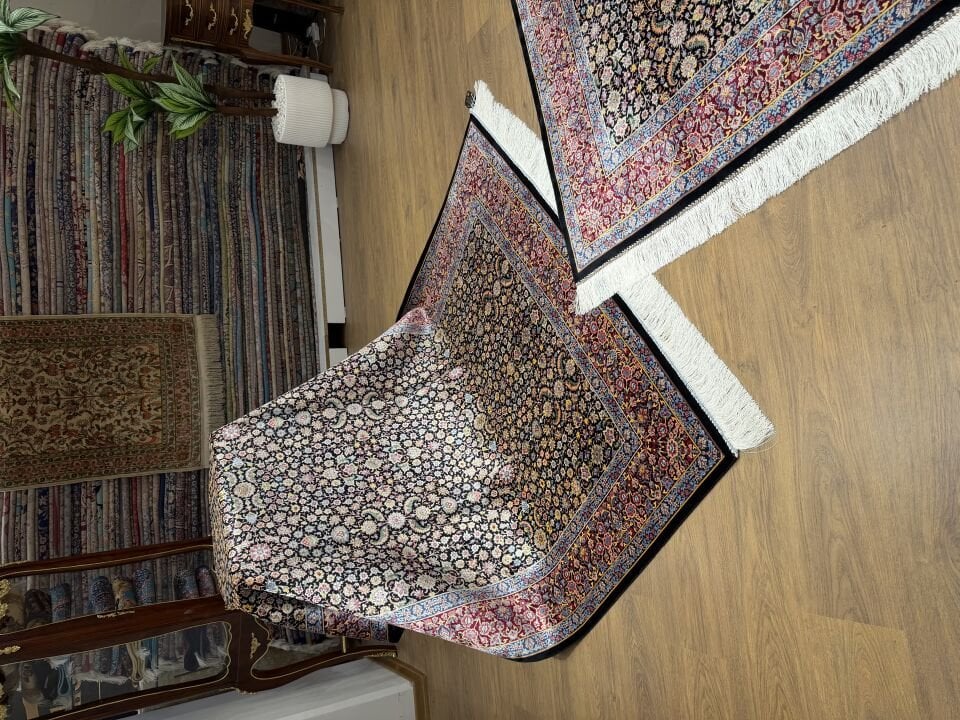 İran İpek Halı 150 x 225 Yedidağ Çiçeği Hereke Siyah