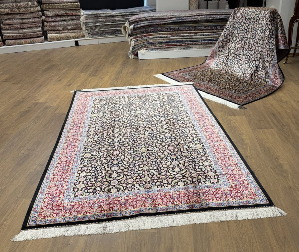 İran İpek Halı 150 x 225 Yedidağ Çiçeği Hereke Siyah