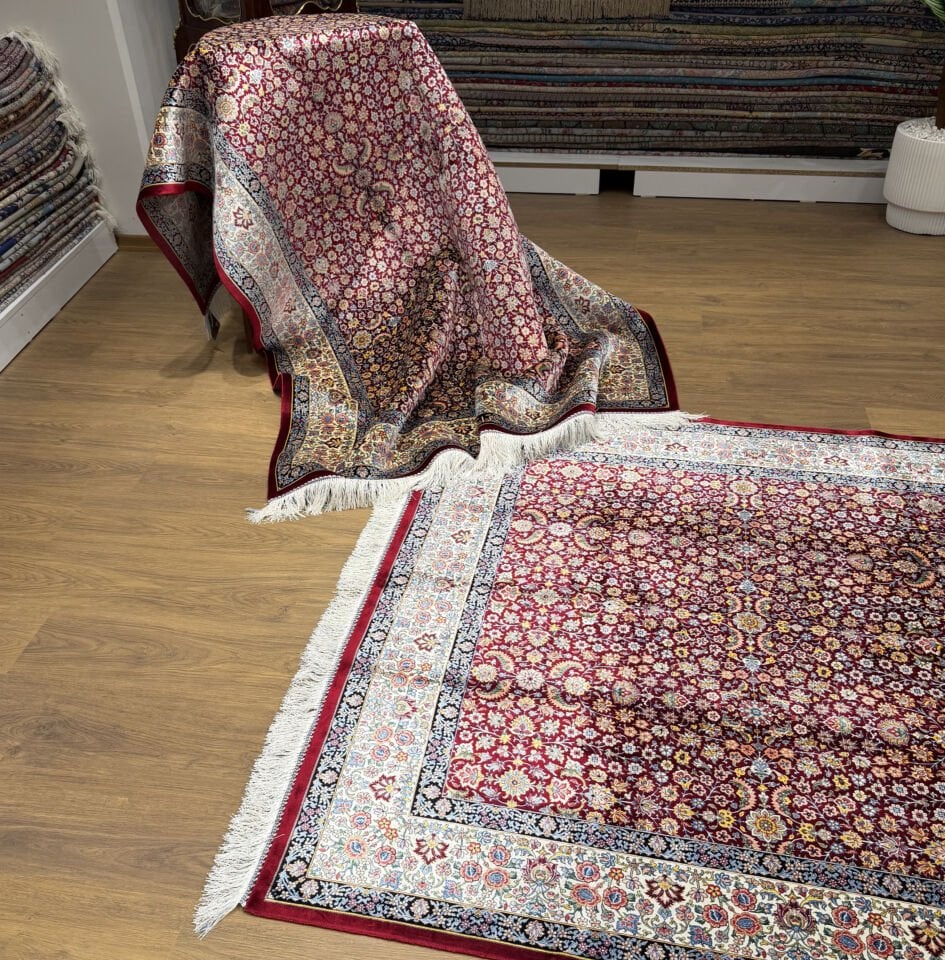 İran İpek Halı 150 x 225 Yedidağ Çiçeği Hereke Bordo