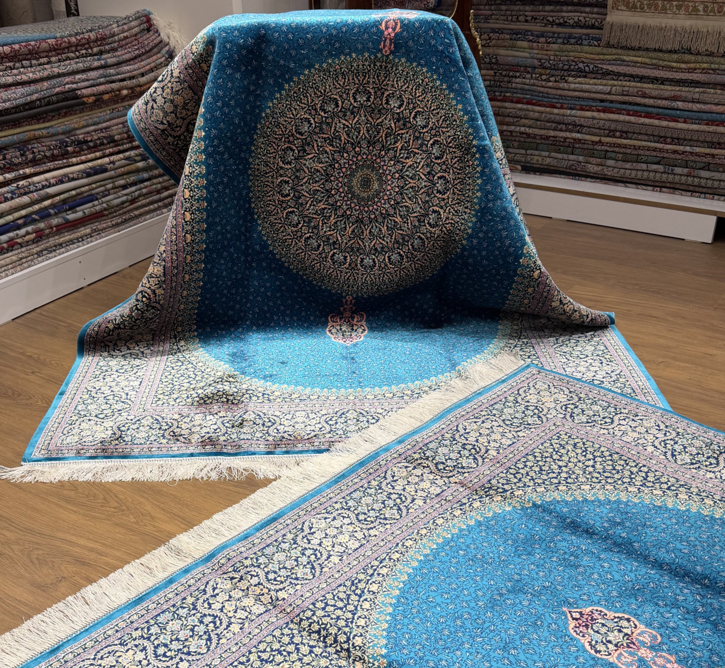 İran İpek Halı 150 x 225 Mavi Madalyon