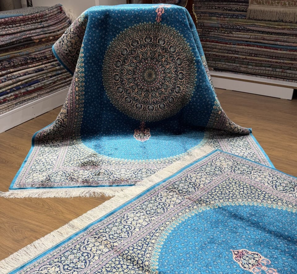 İran İpek Halı 150 x 225 Mavi Madalyon