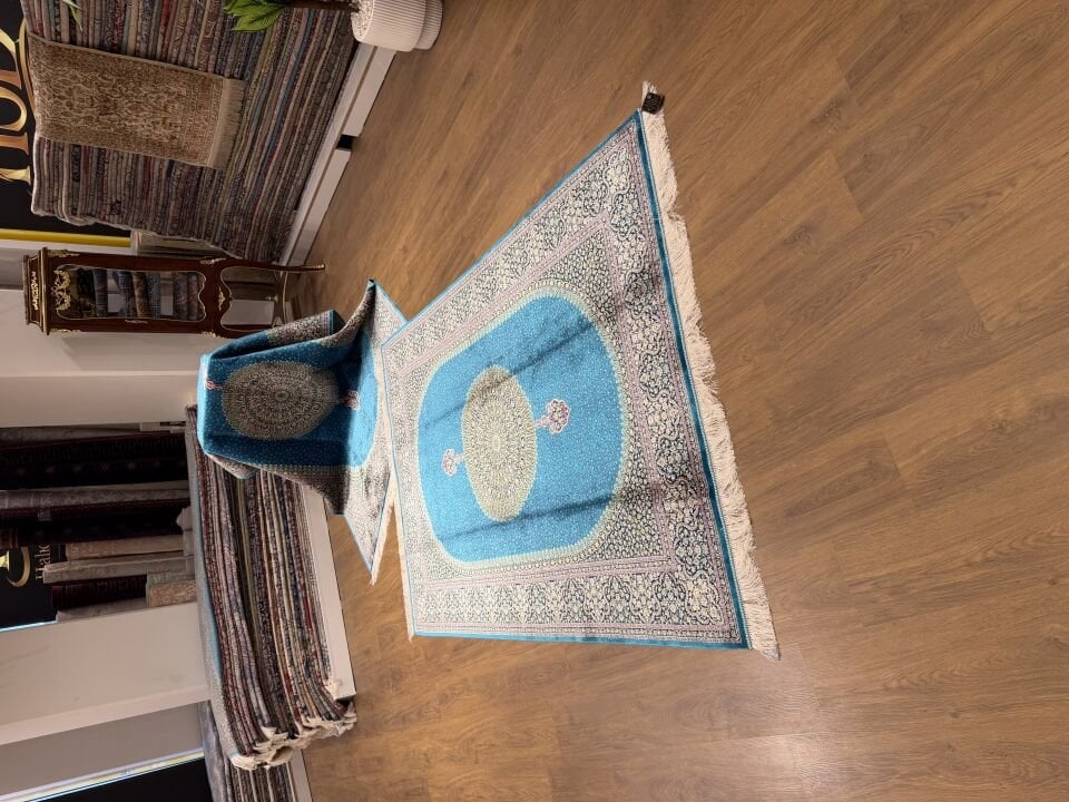 İran İpek Halı 150 x 225 Mavi Madalyon