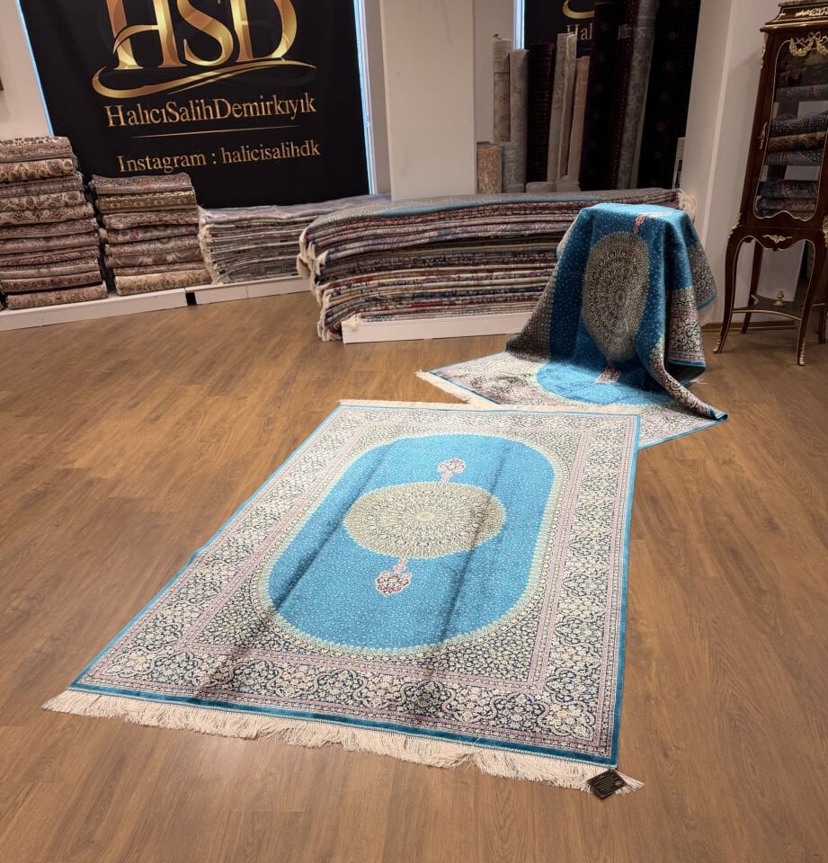 İran İpek Halı 150 x 225 Mavi Madalyon