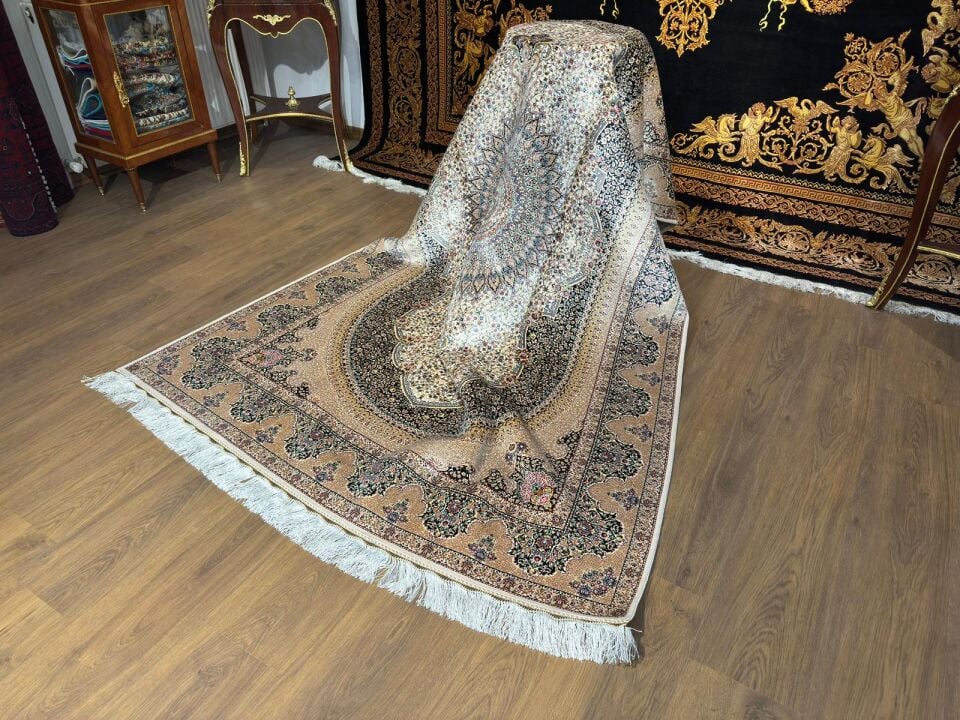 İran İpek Halı 150 x 225
