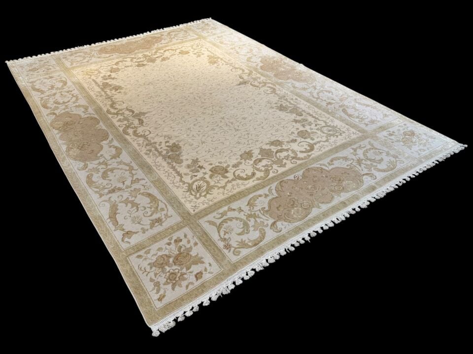 TUĞRA KOLEKSİYONU EL DOKUMA SAF İPEK VE YÜN 2.20 x 3.20 ( 7.04 m² )