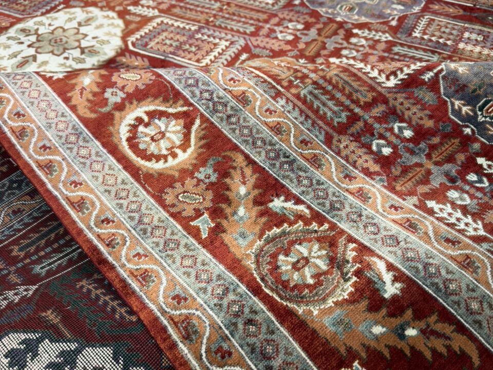 EL DOKUMA SAF İPEK HALI 200 x 300 ( 6 m² )