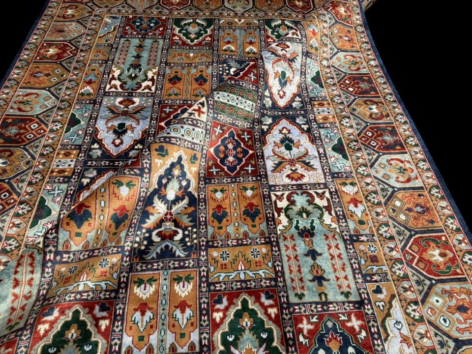 EL DOKUMA SAF İPEK HALI 150 x 200 ( 3 m² )