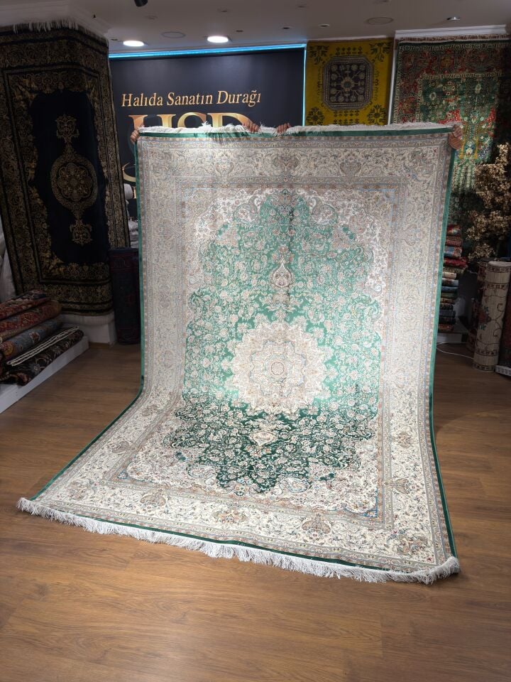 İPEKLİ İRAN HALISI 6 m² ( EL YAPIMI FİNİSHİNG )