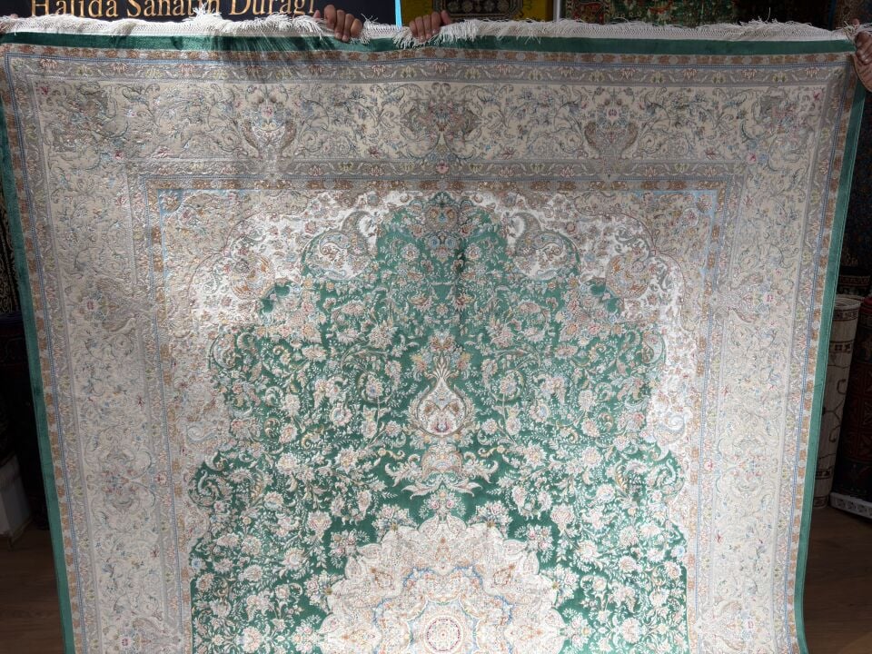 İPEKLİ İRAN HALISI 6 m² ( EL YAPIMI FİNİSHİNG )
